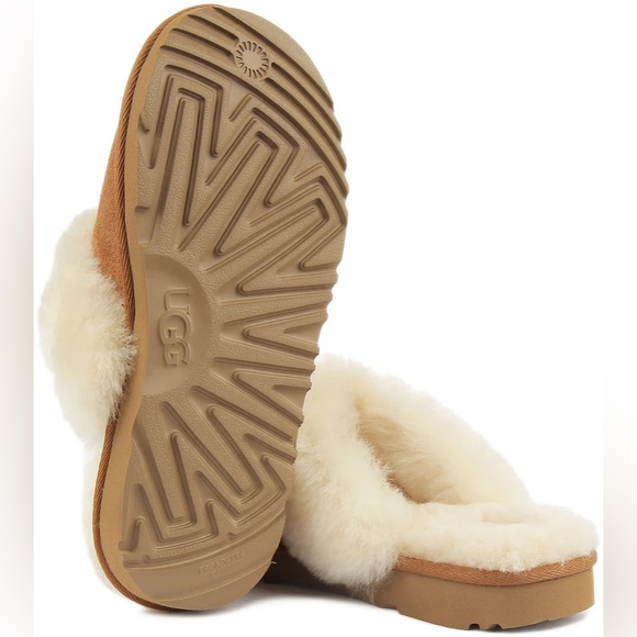 UGG Cozy II
Unisex Kid's Cozy II Clog Slippers /Shoes/Slippers - Picture 9 of 9